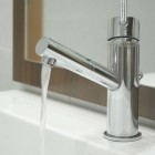 Modern Faucet with Straight Edge Lines